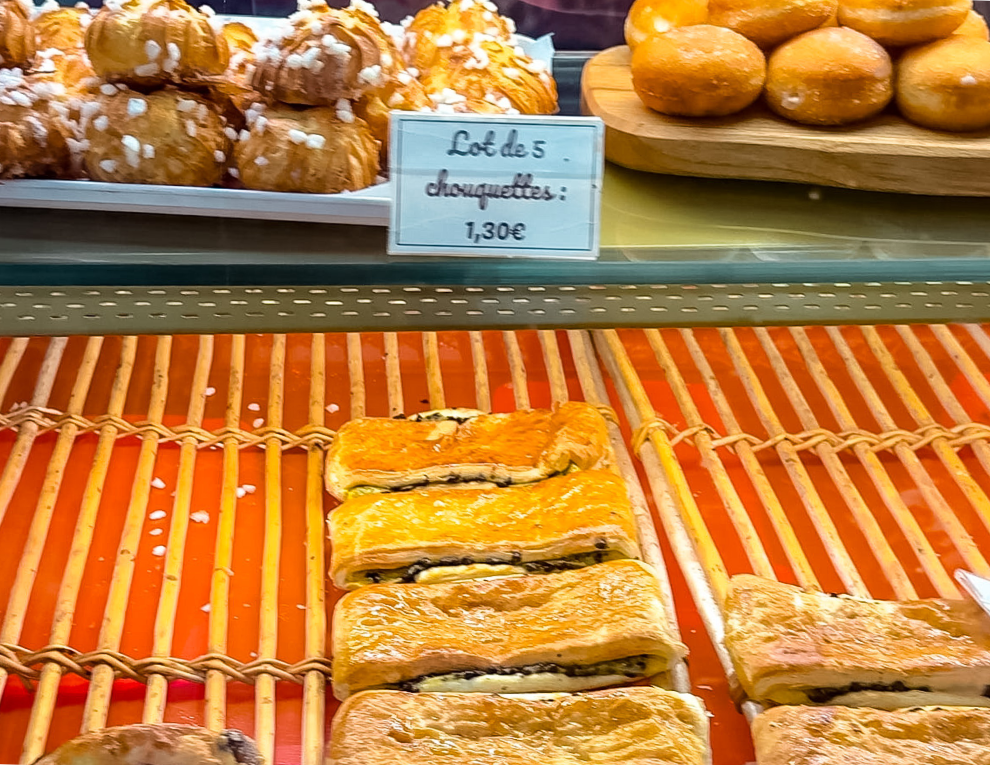 How to Eat on a Budget in Paris.png